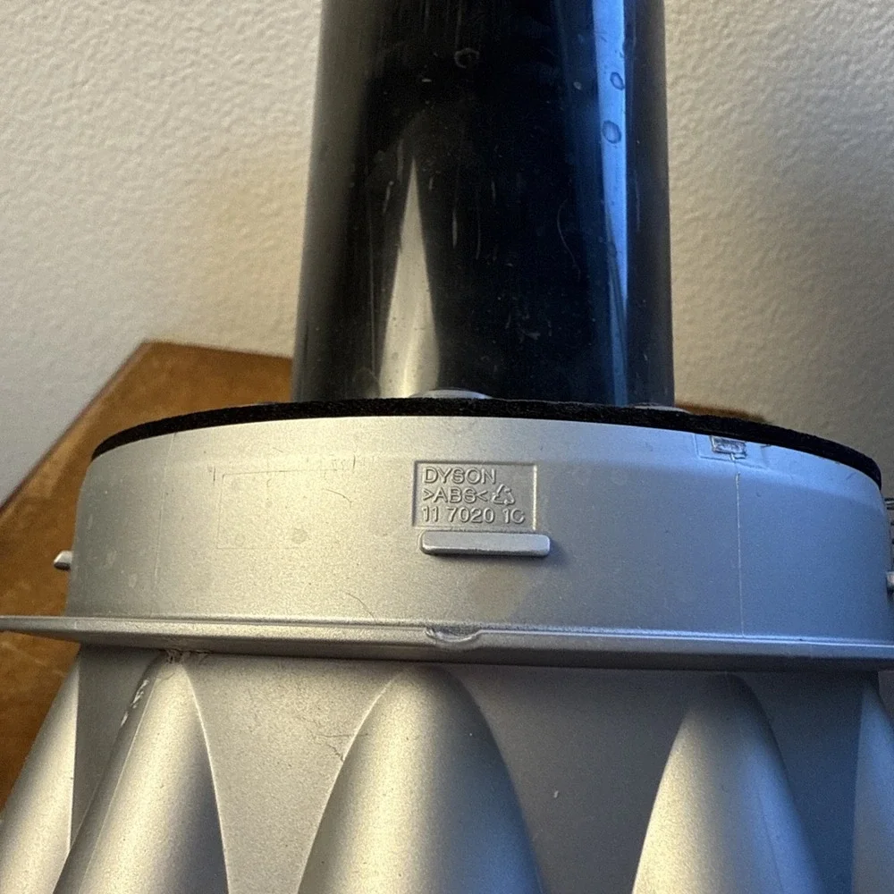 Dyson DC40 Cyclone Assembly in‎ Silver genuine OEM Part